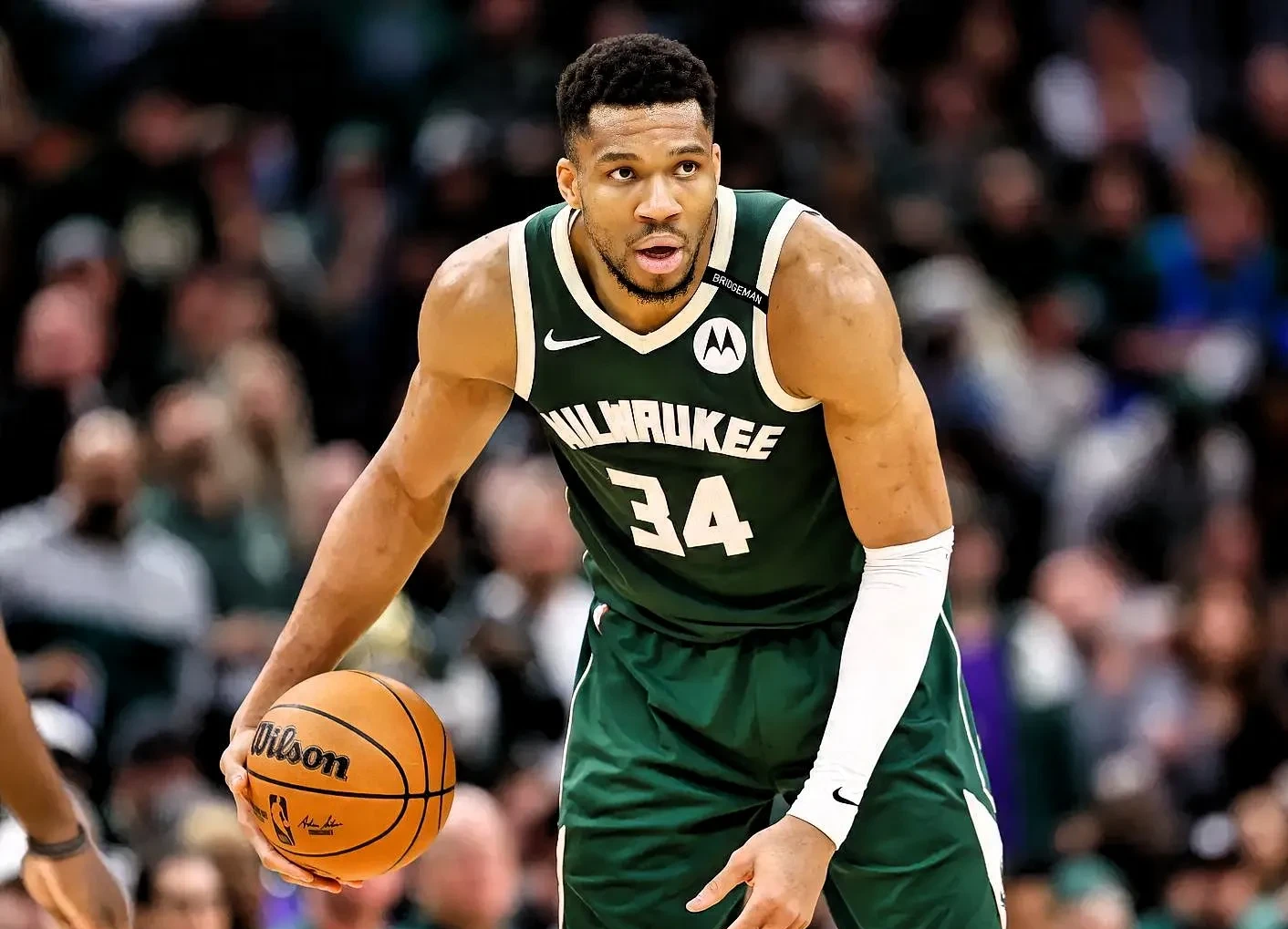 关于欧联今夜再迎强敌；密尔沃基雄鹿遗憾出局；主帅态度——目标明确；身体对抗强度拉满的信息IM电竞体育平台